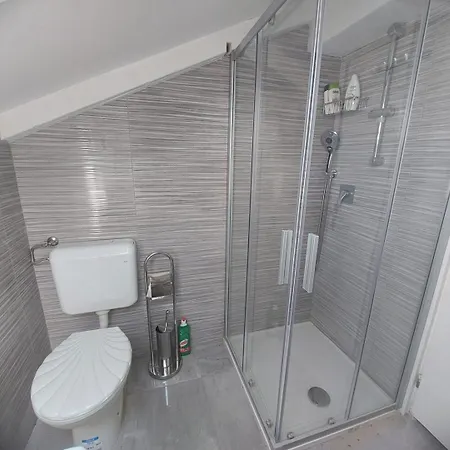 Dunja With Panoramic View グロジュニャン